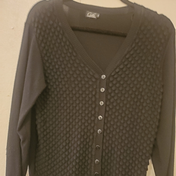 Sweater - Picture 2 of 3